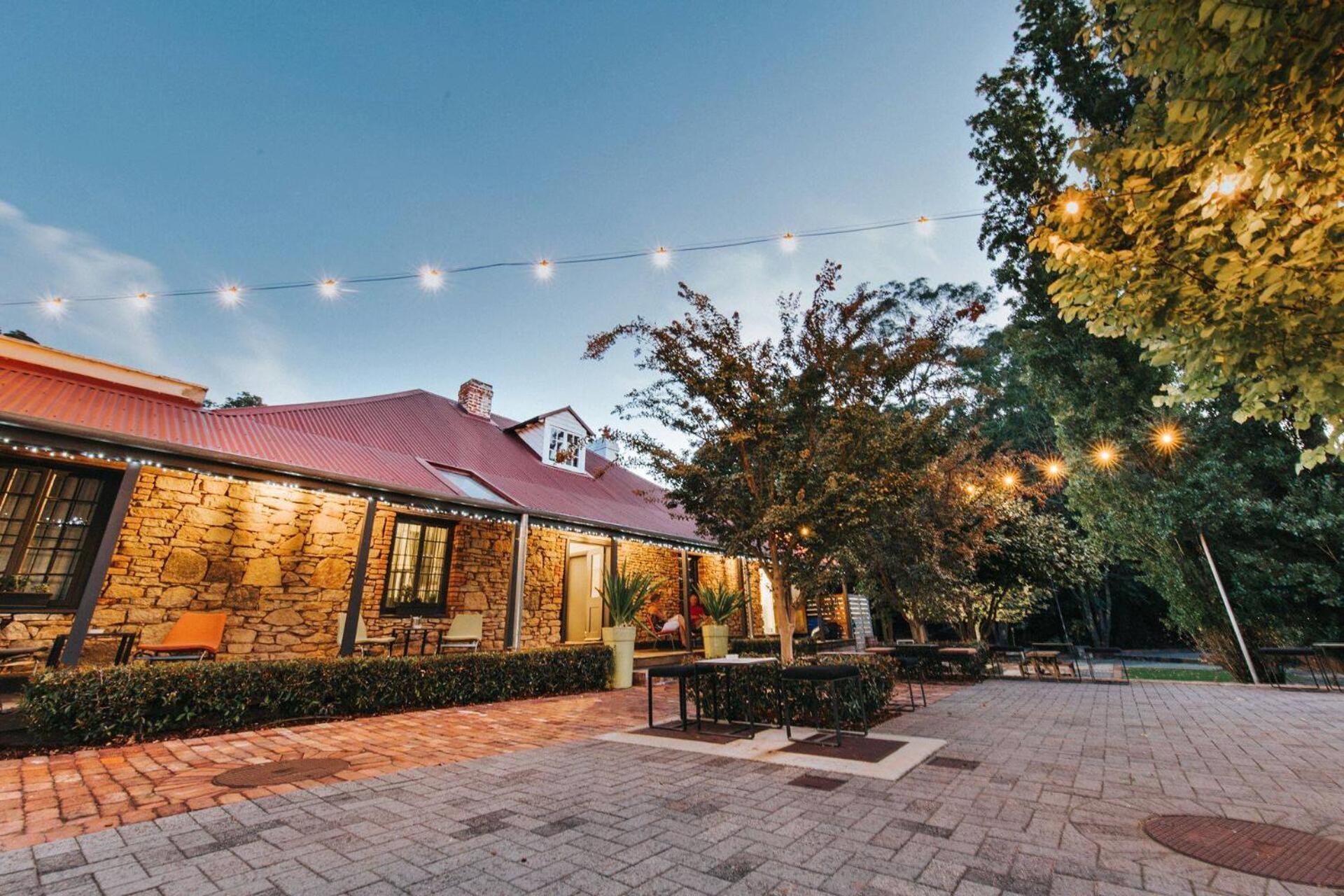 Mahogany Inn And Distillery Mahogany Creek Exterior foto