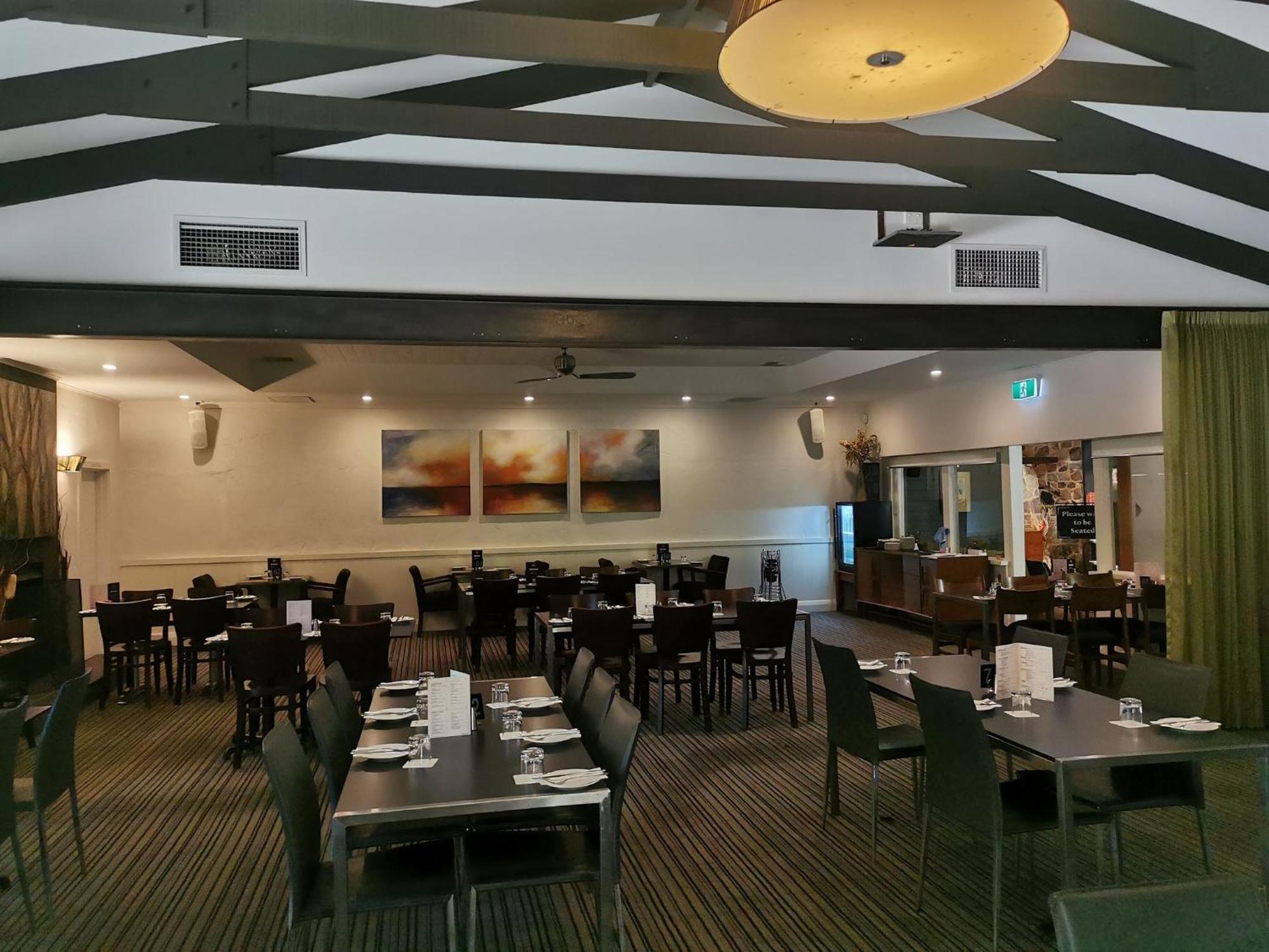 Mahogany Inn And Distillery Mahogany Creek Exterior foto